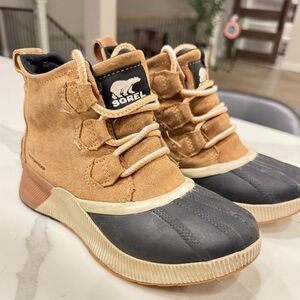 Sorel Unisex Out N About Classic Waterproof Boots. Kids’ Size 3. Hand Crafted